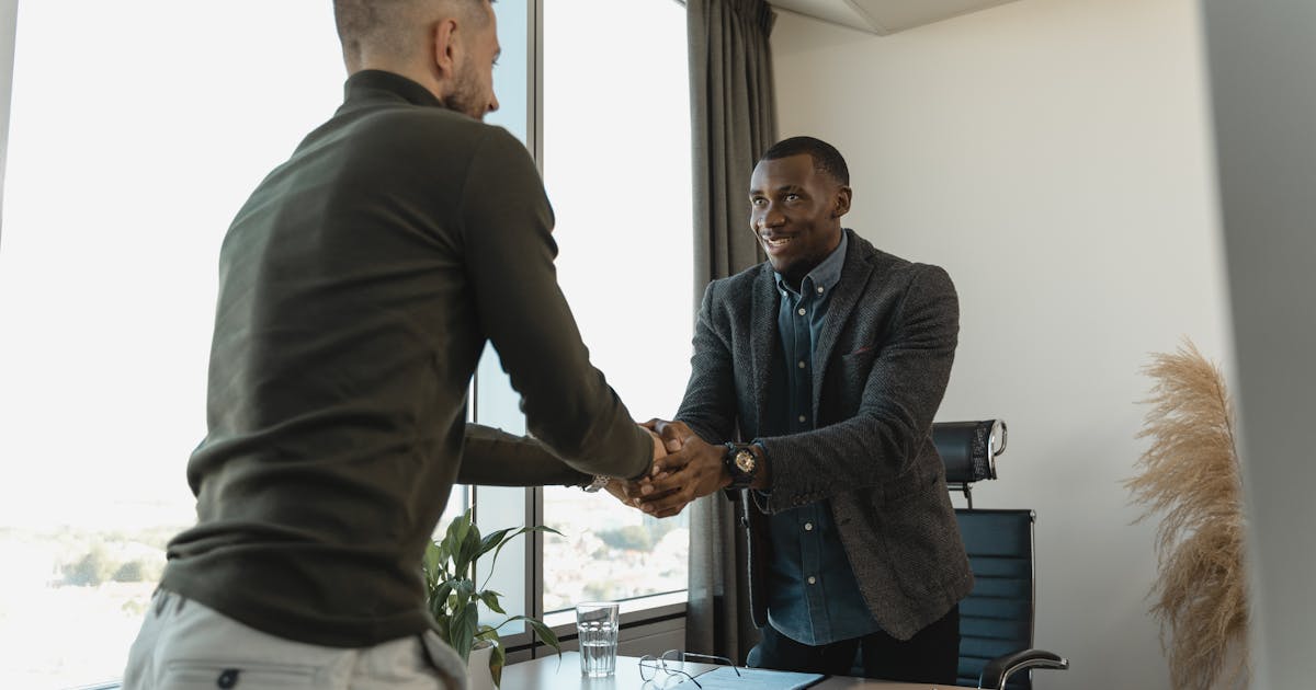 LinkedIn Open to Work: When to Use It, How to Set It, and Who Sees It